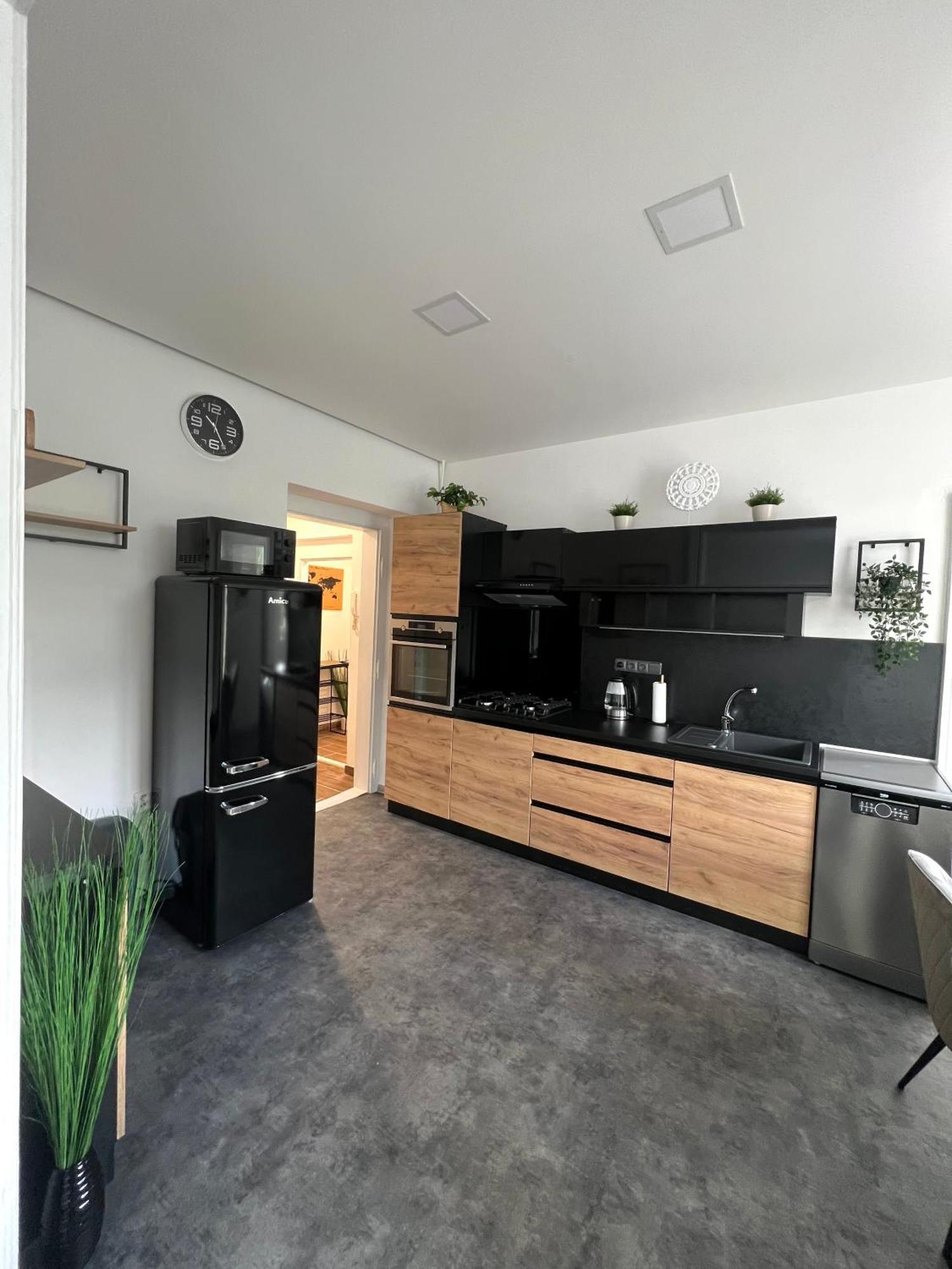 Apartman V Centru Trutnova Luaran gambar